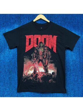 Doom “First Person Shooter” Graphic T-Shirt Size Medium